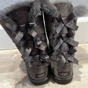Ugg boots; gray; size 3Y